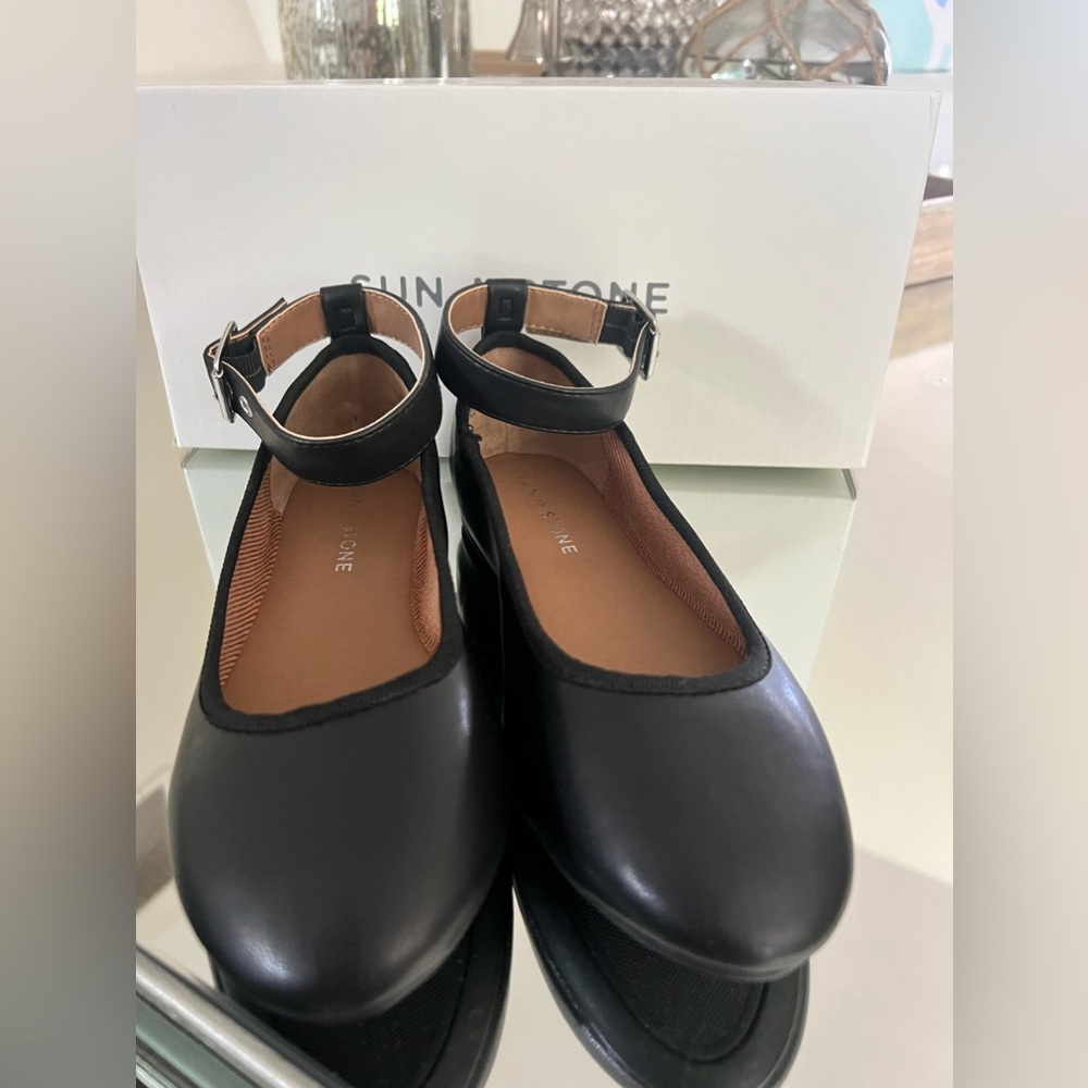 BRAND NEW W/BOX: Sun+Stone- Women's Luellaa Buckle Ankle Strap Ballet Flats
